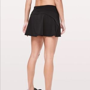 Lulu lemon size 8 skirt never worn still has tags